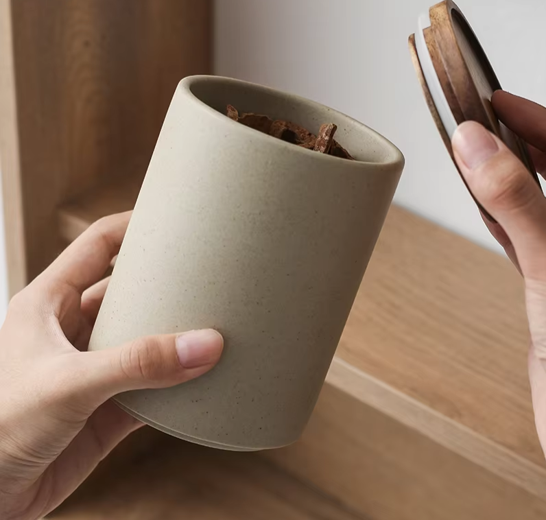 Retro Ceramic Storage Jar with Wooden Lid - Sealed Can Organizer for Tea and Coffee - Kitchen Food Storage Containers
