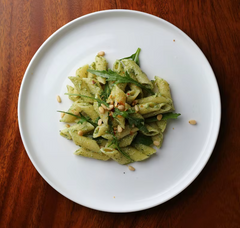 Ceramic Dinner Plates for Specialty Cuisine - Elegant Round Solid Color Tableware for Pasta, Steak, Sushi, Snacks, and Desserts