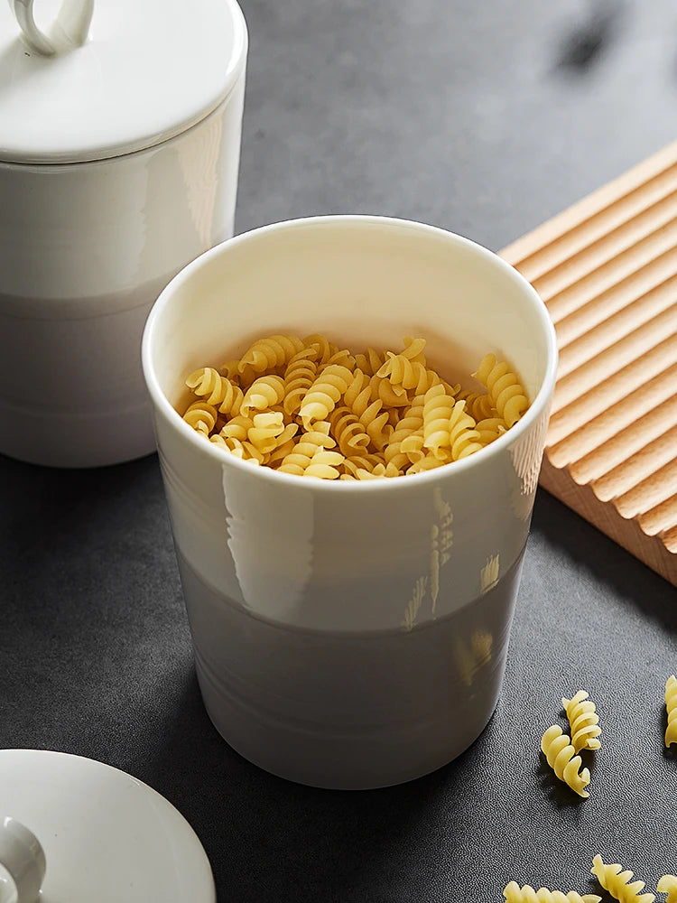 European-Style White Ceramic Sealed Jar with Lid 