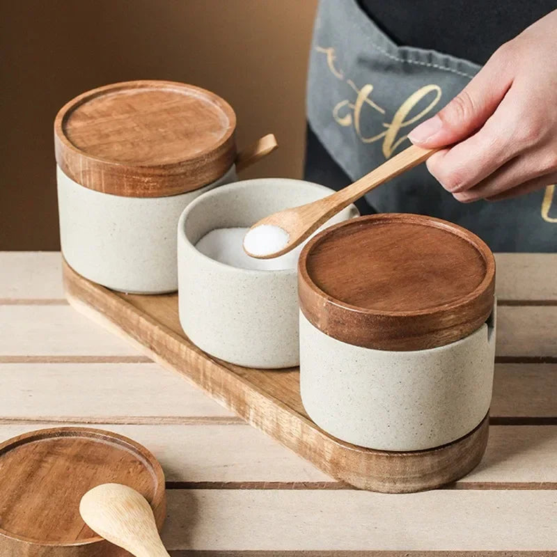 Ceramic Retro Seasoning Jar with Wooden Lid - Round Storage Container for Salt and Pepper